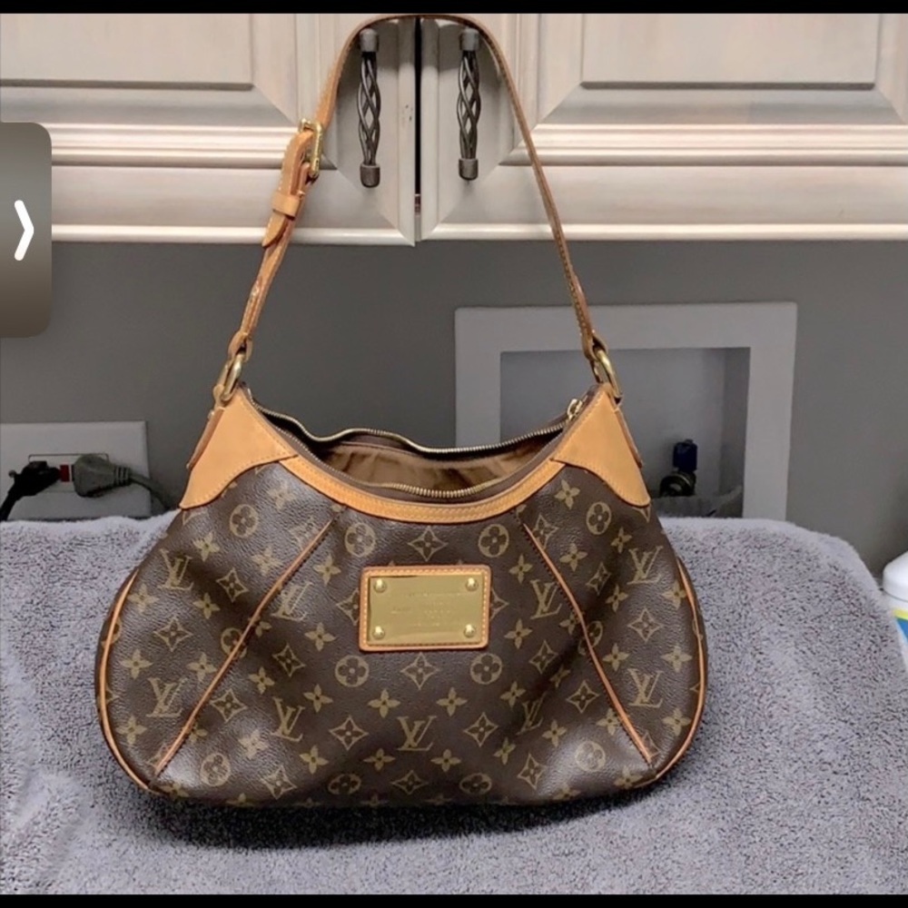Louis Vuitton Monogram Thames PM